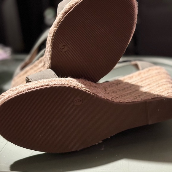 Woman’s wedges - Picture 3 of 5